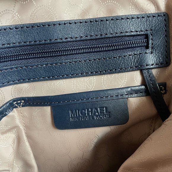 Michael Kors Cindy Medium Dome Satchel - Picture 8 of 10